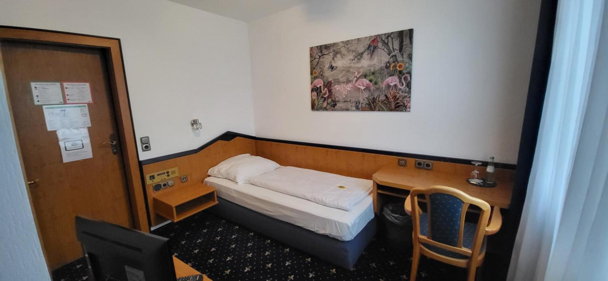 Hotel 9-Enhof Wuppertal Exteriör bild